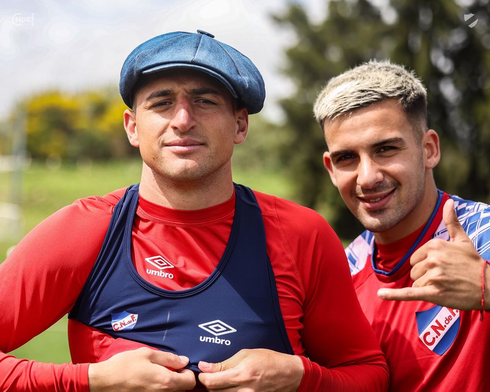 Gastón González y Mateo Antoni en la práctica de Nacional