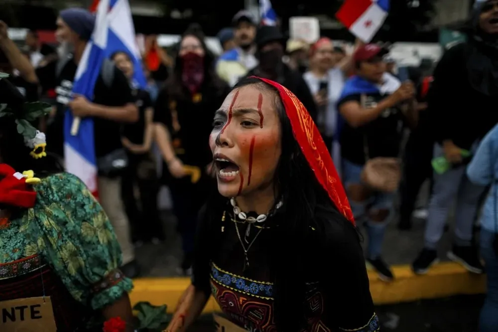 Luego de varios días de protestas populares, el Congreso panameño dictó una moratoria que prohíbe nuevas concesiones mineras