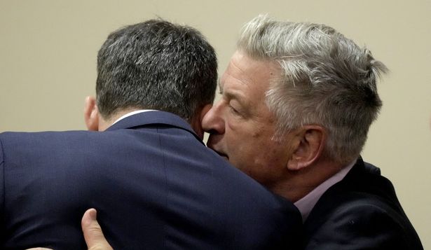Alec Baldwin en el juicio por el homicidio involuntario de Halyna Hutchins, directora de fotografía de Rust