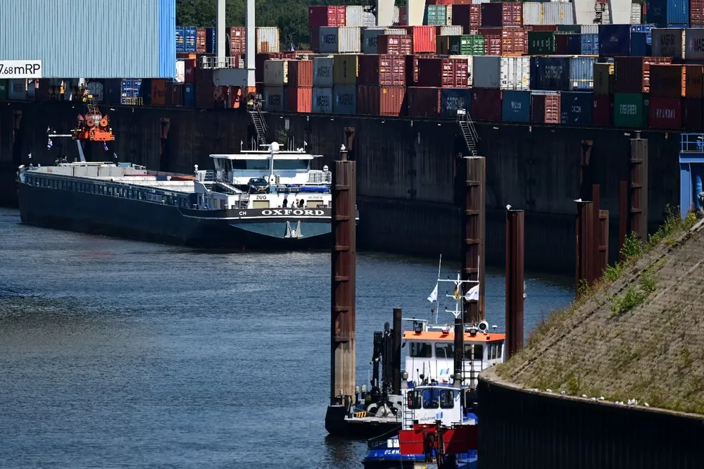 Puerte en Duisburgo, oeste de Alemania
