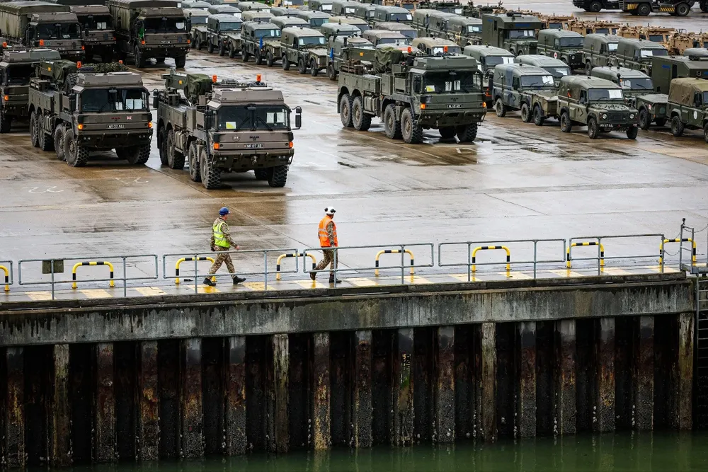 Los países de la OTAN se comprometieron a aumentar a un 2% de sus PBI el gasto de defensa.