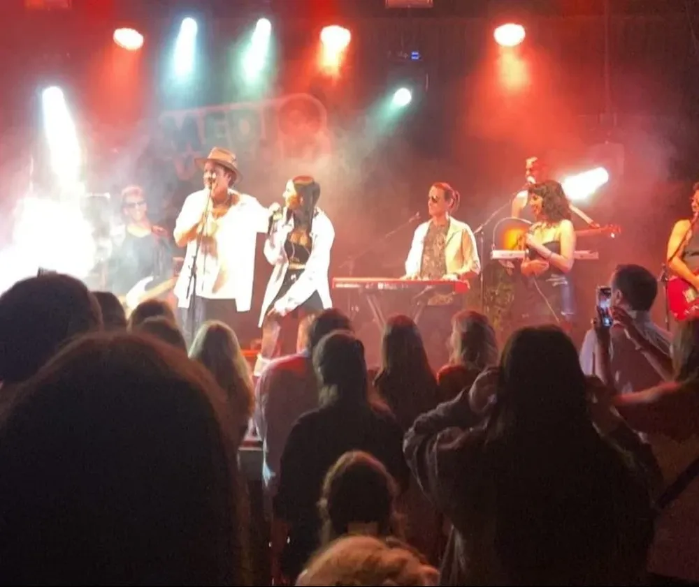 Así fue la noche de Coti y los Tinelli en Medio y Medio