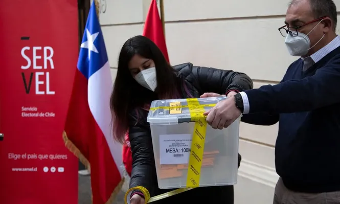 El resultado de las elecciones significó un mensaje contundente de reprobación a los partidos políticos tradicionales