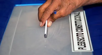 chile rechazo propuesta de nueva constitucion con 55,75% de los votos