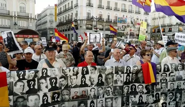 Concentración por los derechos de las víctimas del franquismo en Madrid