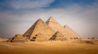 Las famosas pirámides de Egipto fueron consideradas una de las siete maravillas del mundo.