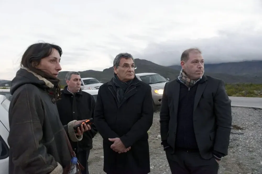 El secretario de Derechos Humanos de Argentina, llega a la zona donde se encontró el cuerpo aún no identificado