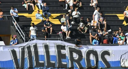 Hinchas de Cerro en el Campeón del Siglo / Archivo