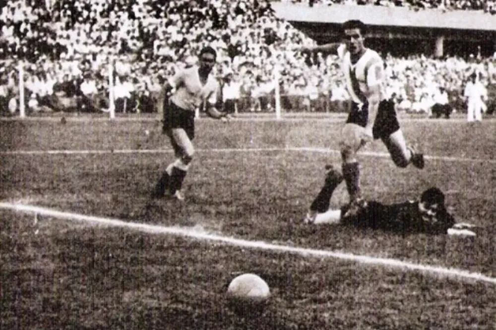 Ángel Labruna vence a Roque Máspoli