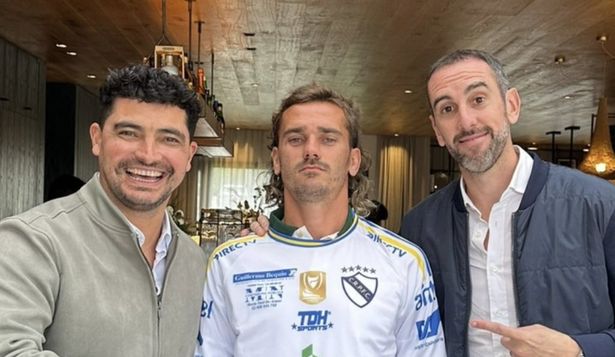 Gonzalo Castro, Antoine Griezmann y Diego Godín