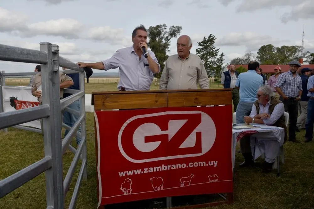 Gerardo Zambrano y Mario Sommaruga al comenzar el remate