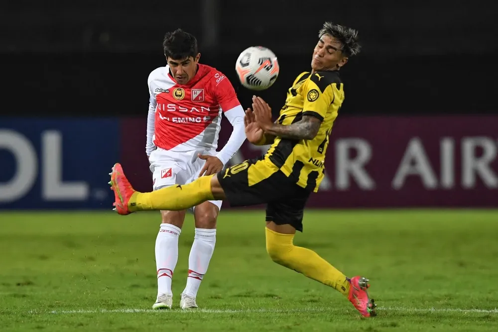 Facundo Torres, una de las claves ofensivas de Peñarol ante River Plate