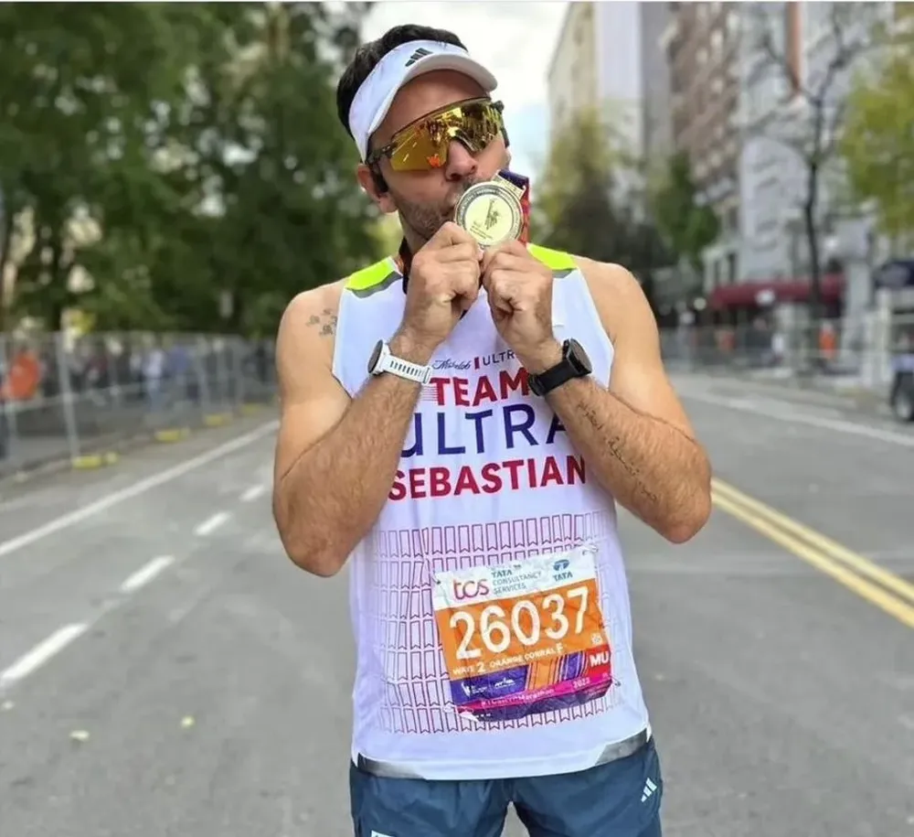 Sebastián Viera con la medalla