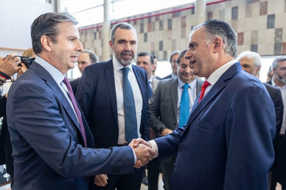 Yamandú Orsi en almuerzo organizado por la Cámara Española