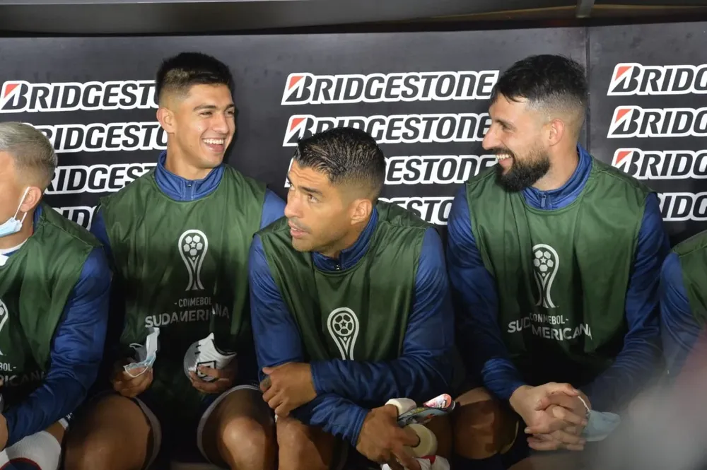 Martín Rodríguez el año pasado, junto a Luis Suárez y Mathías Laborda