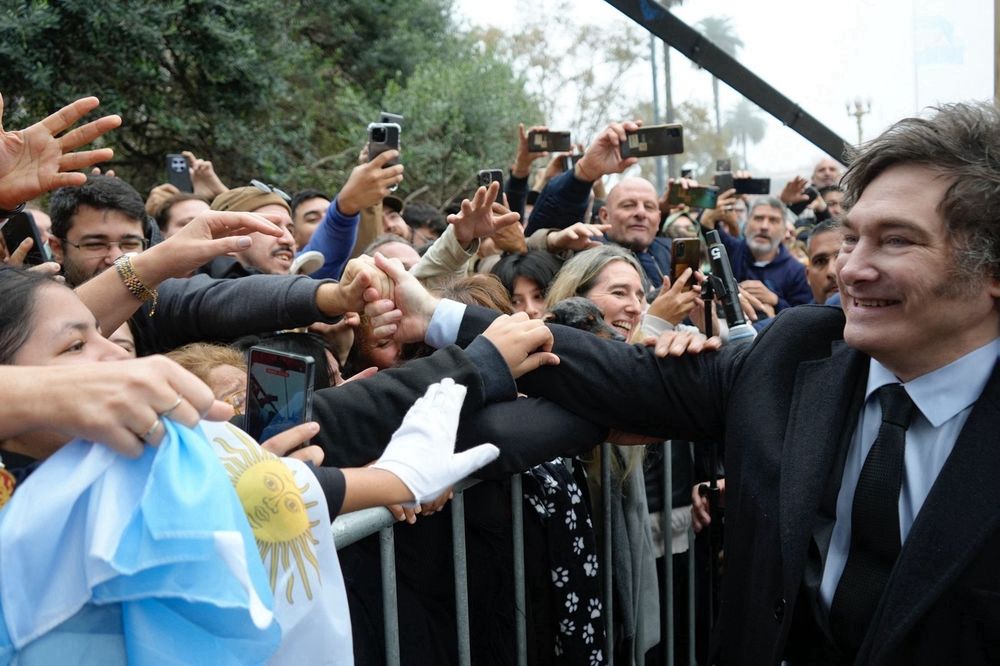 Milei en Plaza de Mayo.jpg