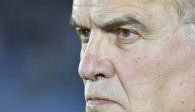 Manual para entender los cambios de Marcelo Bielsa en Uruguay, sus errores y la explicación del técnico sobre el banco de suplentes