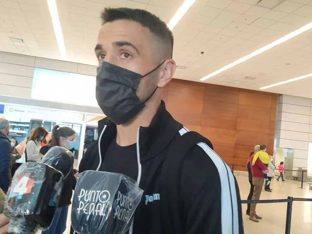 Matías Vecino ya está en Montevideo para entrenar con la celeste