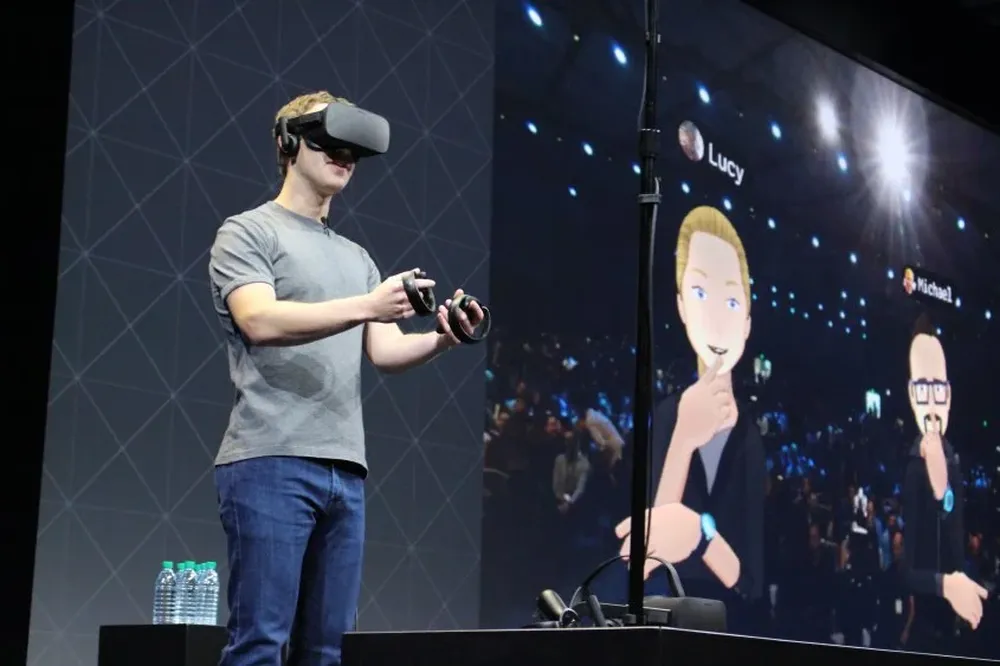 El CEO de Facebook, Mark Zuckerberg, prueba los Oculus Touch