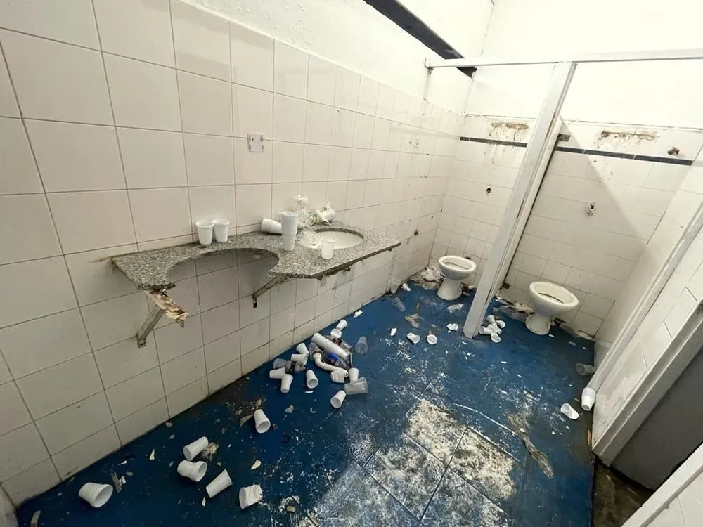 Los destrozos en los baños