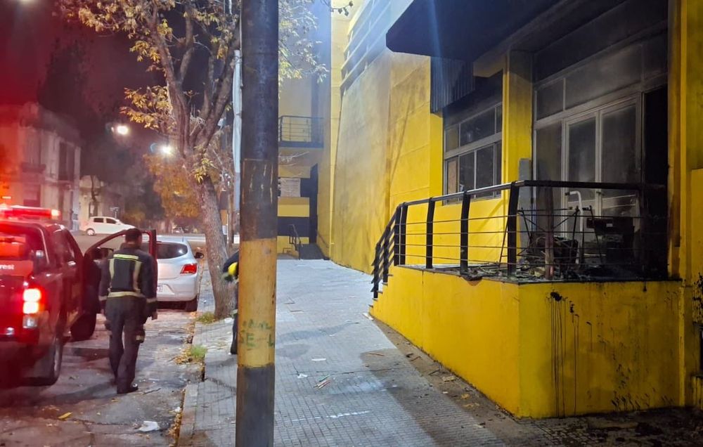 El fuego en el Palacio Peñarol fue extinguido en pocos minutos