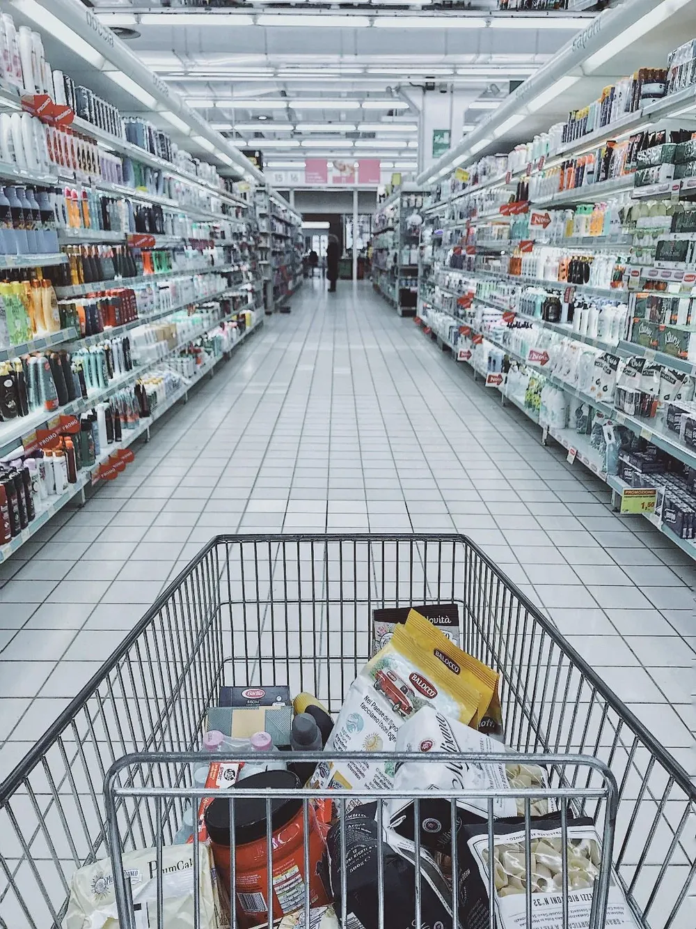 aisle-business-cart-1005638.webp