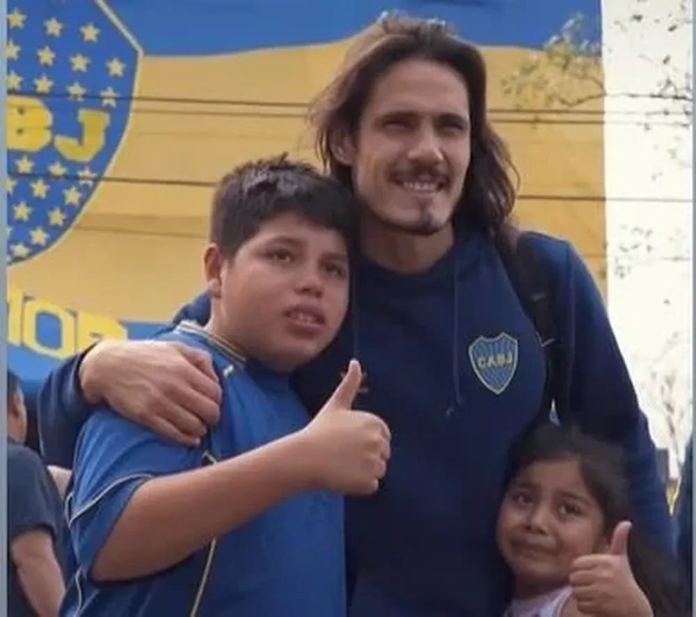 Edinson Cavani y la emoción de los hinchas