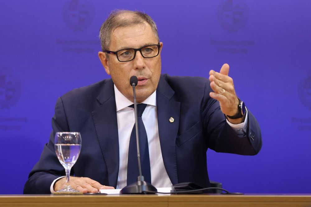 El ministro de Economía Gabriel Oddone en la conferencia de prensa