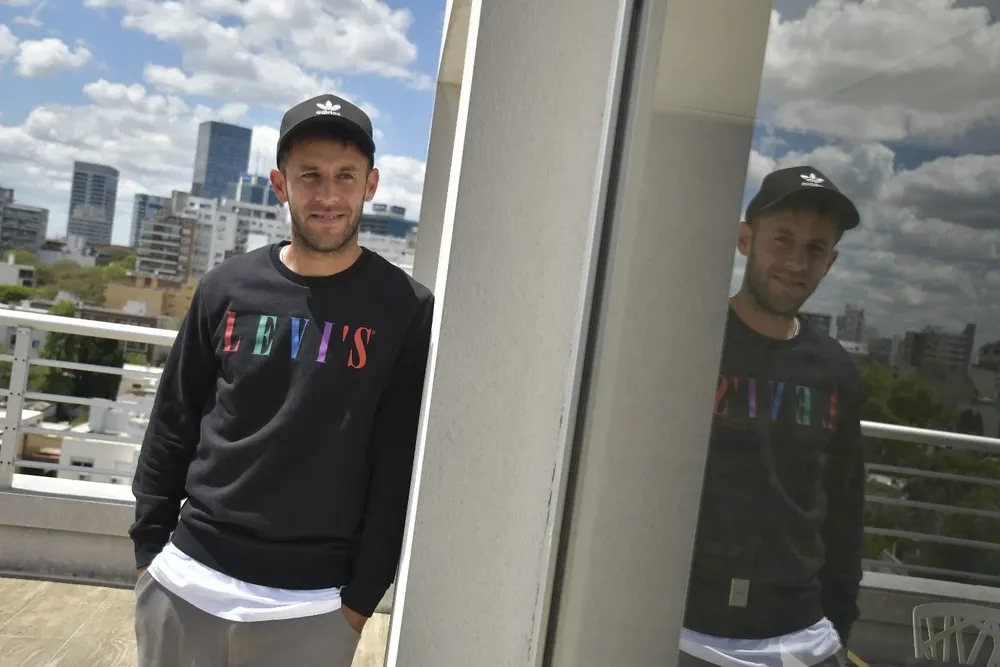 Pasó por el fútbol de España, Italia, Rumania, Perú, Chile y Australia