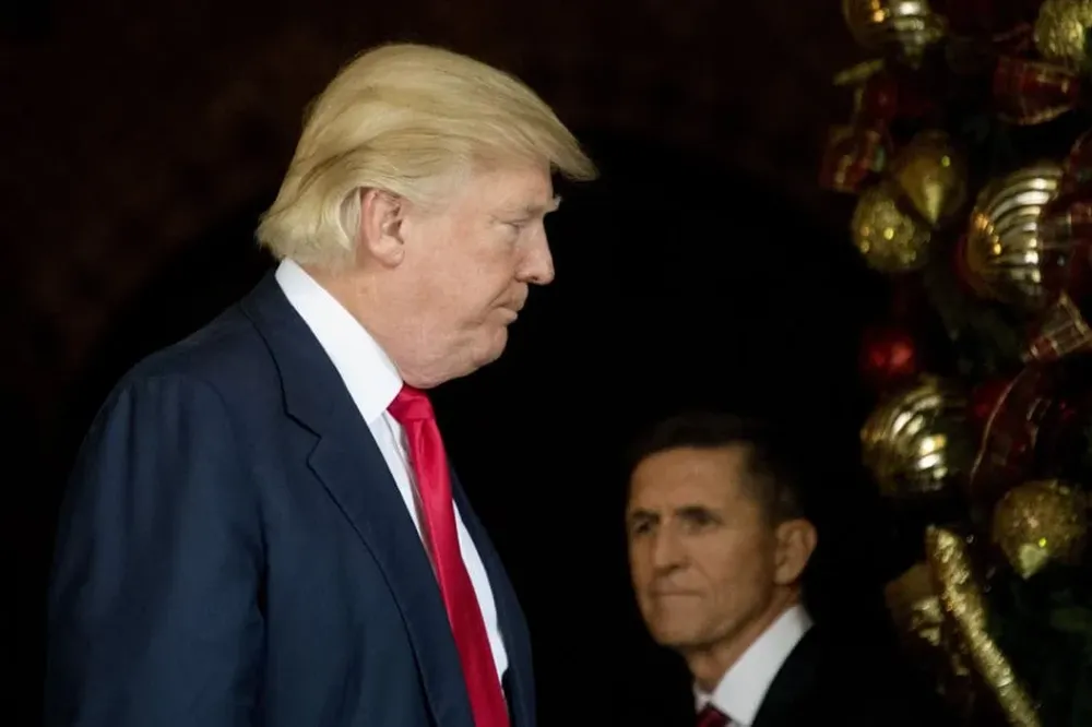 Trump y Michael Flynn, que debió renunciar por contactos ilegales con Rusia