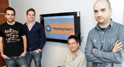 Ernesto Rodríguez, Martín Alcalá Rubí, Federico Pascual y Raúl Garreta, el equipo de MonkeyLearn