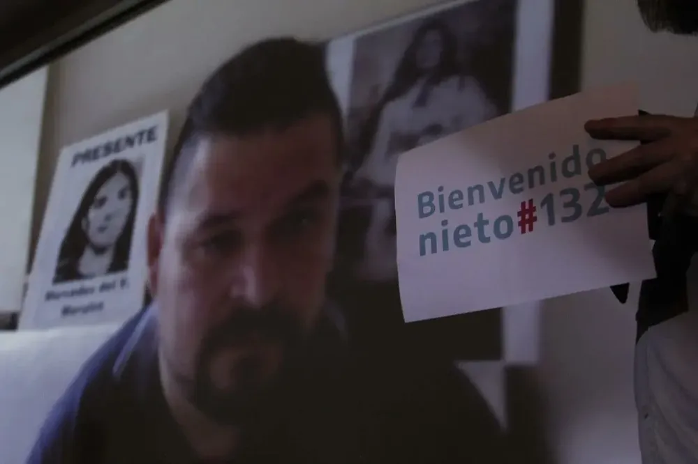 Juan José Morales, el nieto 132, se conectó desde Tucumán para participar de la conferencia de prensa de Abuelas de Plaza de Mayo