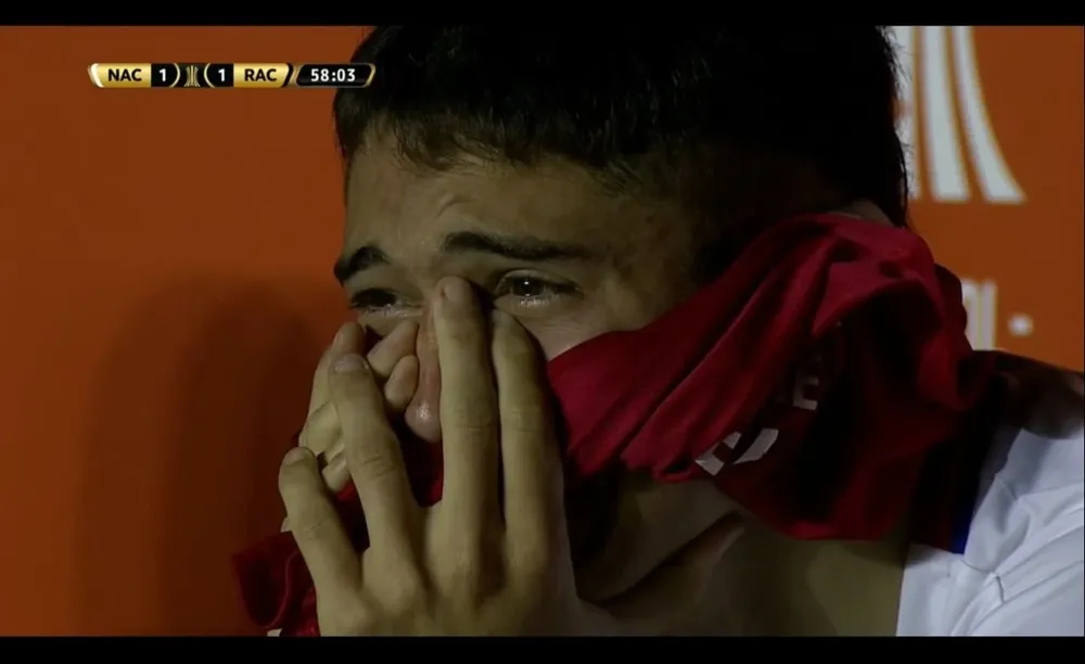 Las lágrimas de Emiliano Martínez tras su error ante Racing por la Copa Libertadores
