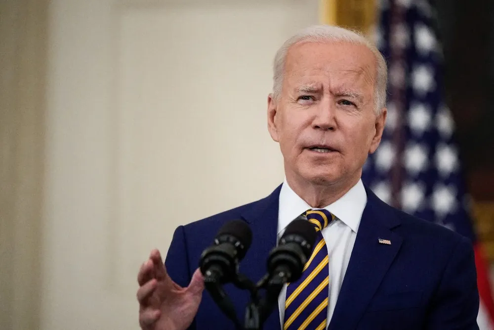 El anuncio de Biden se produjo después que los insurgentes capturaran la principal ciudad del norte, Mazar-i-Sharif, y continuaran su marcha hacia Kabul