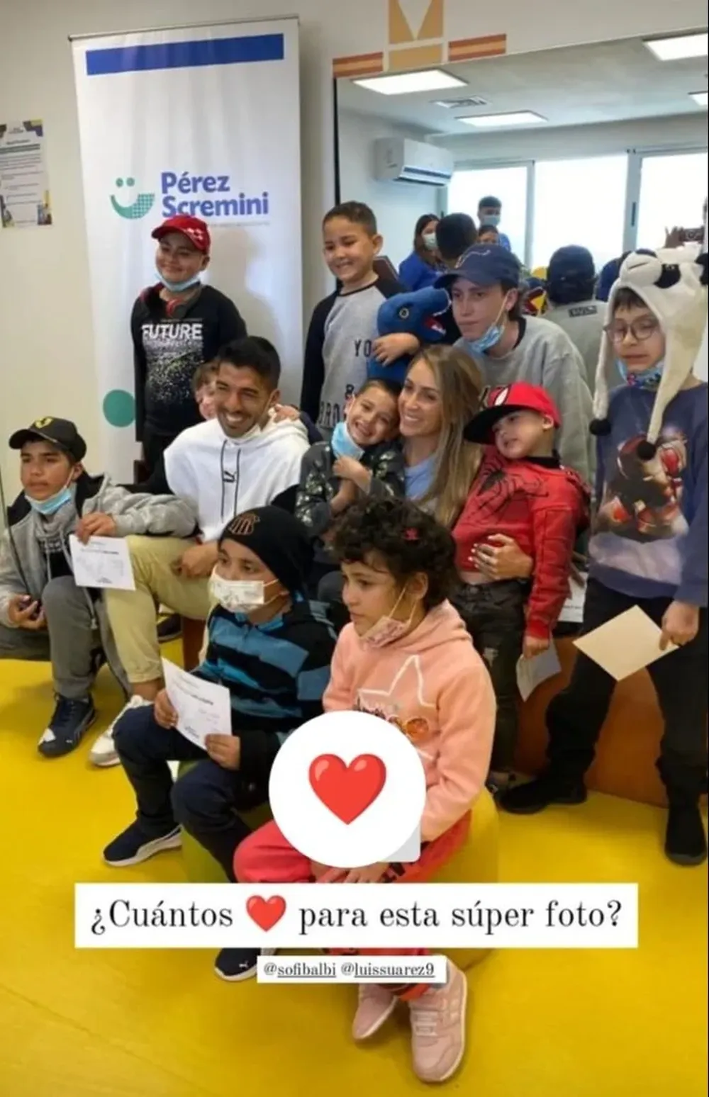 Luis Suárez y Sofía Balbi visitaron la Fundación Pérez Scremini