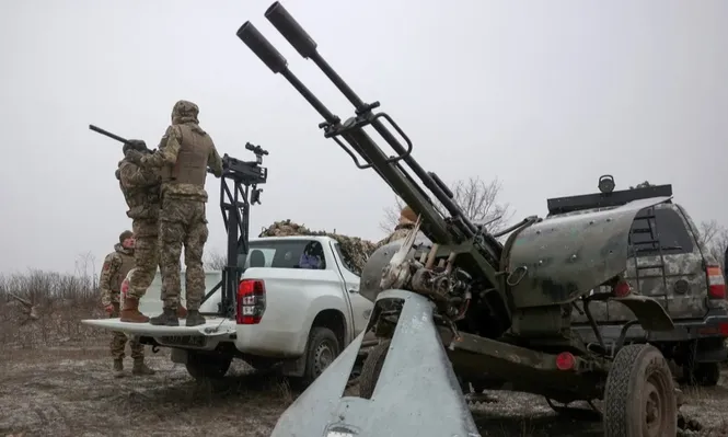Soldados ucranianos luego de participar de la defensa antiaérea durante los recientes ataques rusos a Kiev.