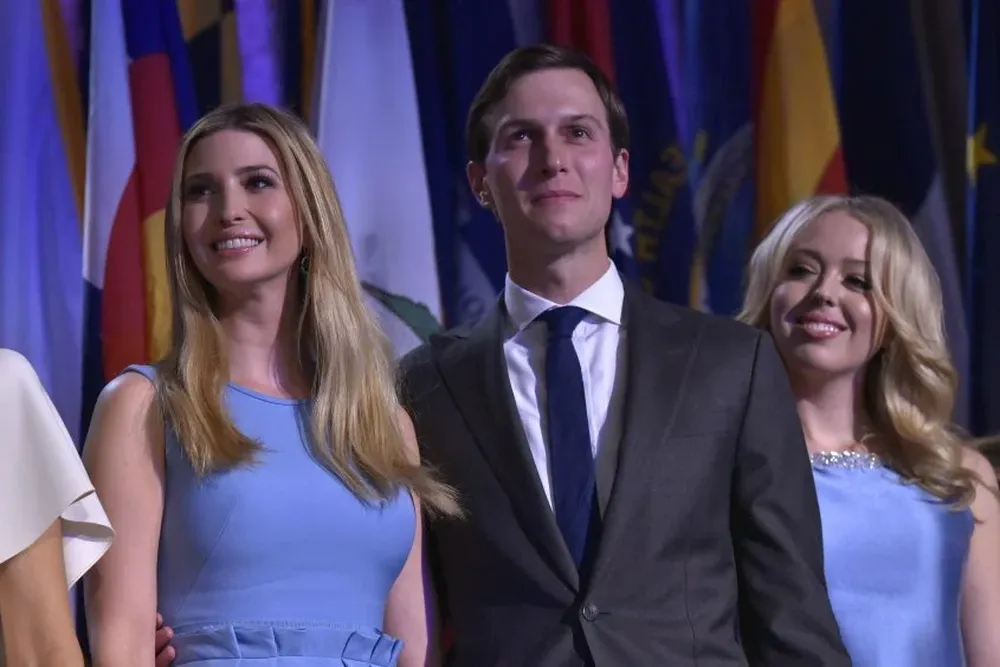 Ivanka Trump, su marido Jared Kushner y Tiffany Trump