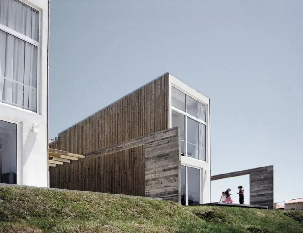 Refugios del Diablo, obra de los arquitectos Daniella Urrutia y Marcelo Gualano. Punta del Diablo.