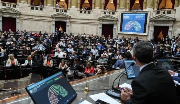 SIDE. La oposición para el rechazo al DNU. Cuestionamiento de los gastos reservados.