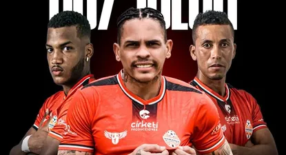 La nueva camiseta de Alvez