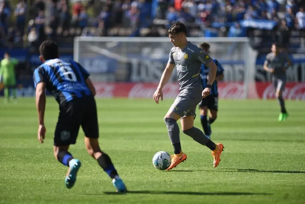Valentín Rodríguez en la última visita de Peñarol a Belvedere, 1-0, gol de Mansilla