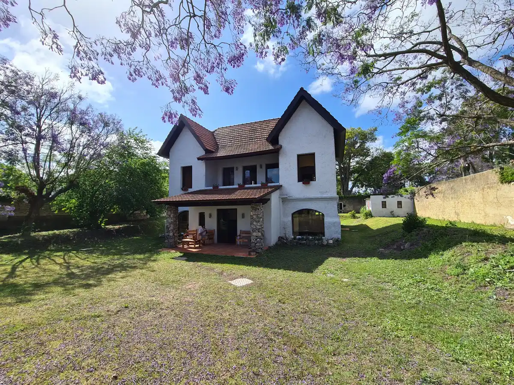 casa Alberdi inmobiliaria.webp