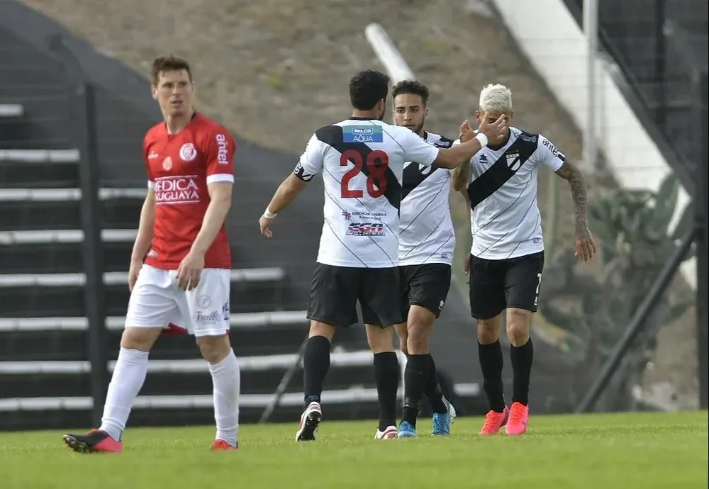 Victorino, Paiva y Piñeiro tras el empate