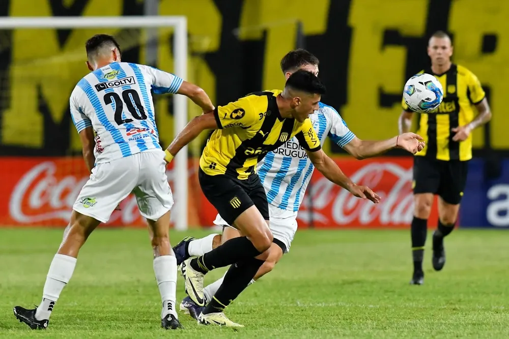 Peñarol tiene jugadores en duda para el clásico