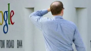 Trabajadores de Globant utilizan la sala de música durante el horario laboral