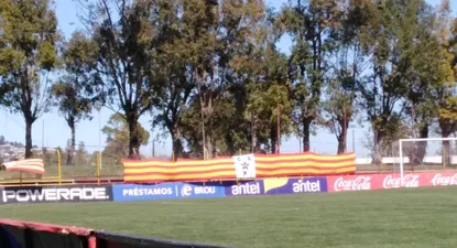 la bandera de 25 anos que salio del paladino para homenajear a vazquez
