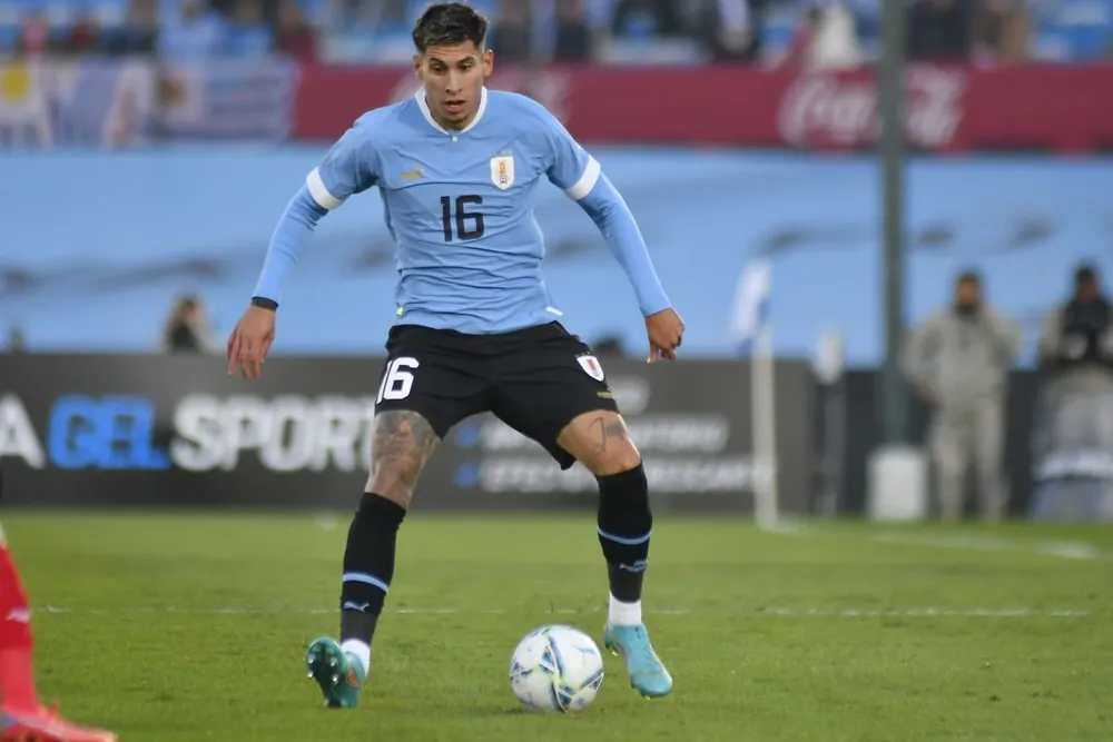 Mathías Olivera en el amistoso contra Panamá en el Estadio Centenario