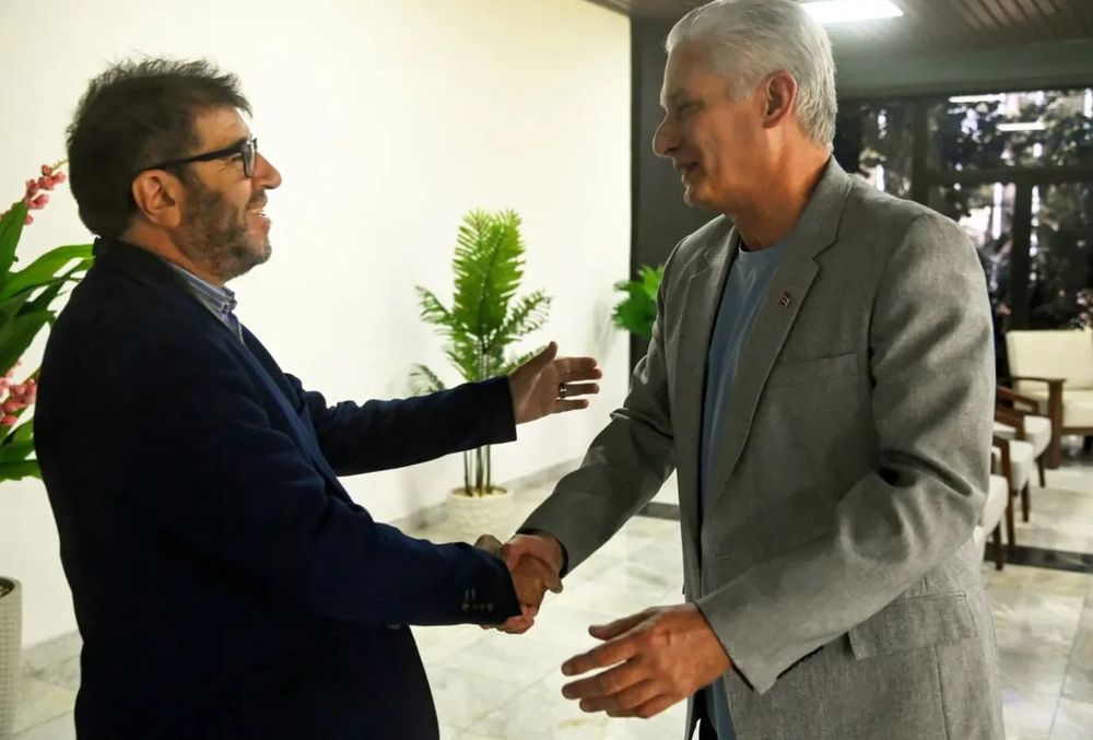 Fernando Pereira y Miguel Díaz-Canel en un encuentro que mantuvo el Frente Amplio en Cuba
