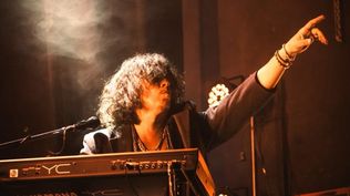 Fabián Zorrito Von Quintiero llega a España con la música de Charly García.