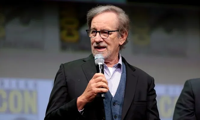 Apple se alía con Steven Spielberg para entrar en el negocio de la televisión